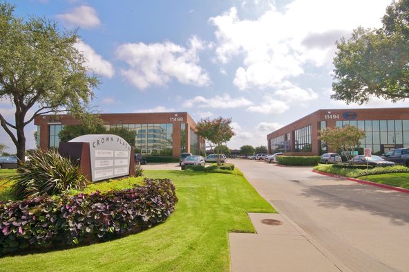 Crown Plaza III: 11496 Luna Rd, Farmers Branch, TX 75234